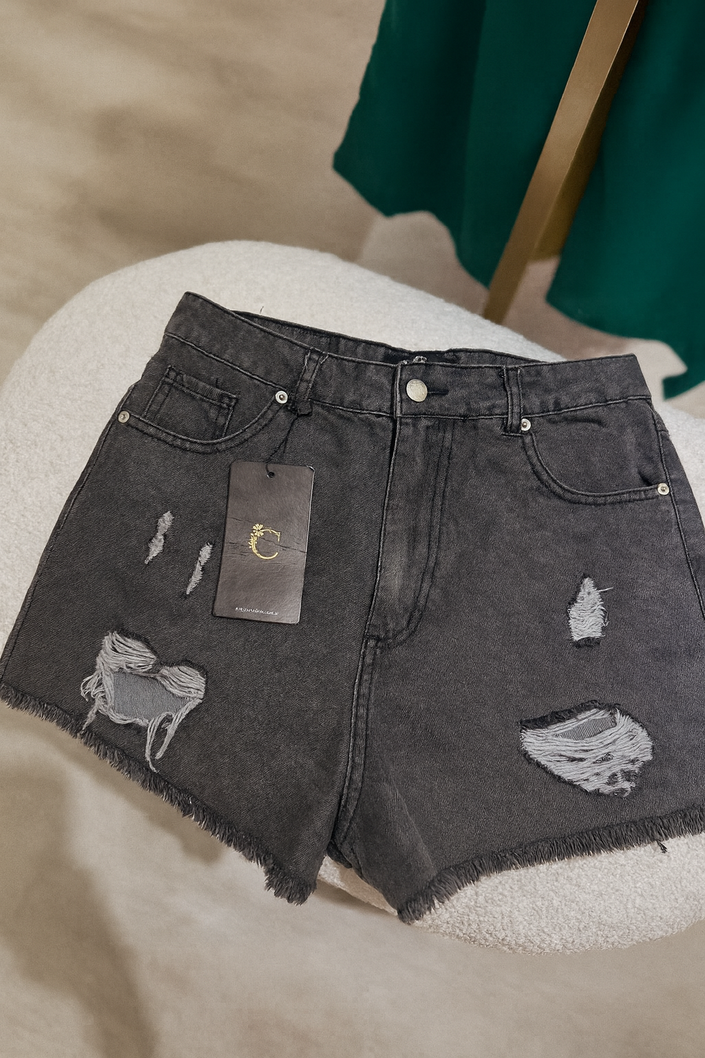 5D65C8E0-AA96-43C4-A8AD-8AC29C186BF8